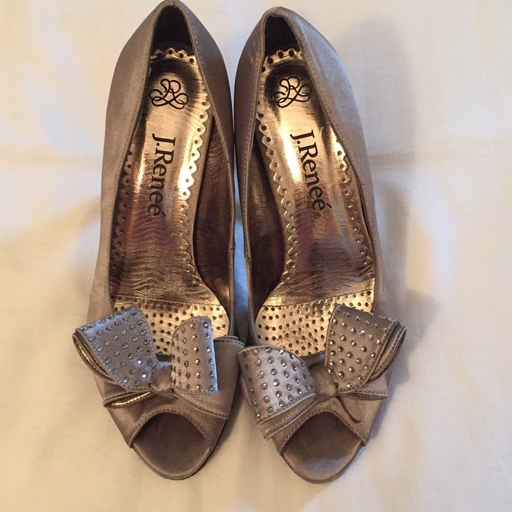 Beautiful J. Renee Shoes with Bow